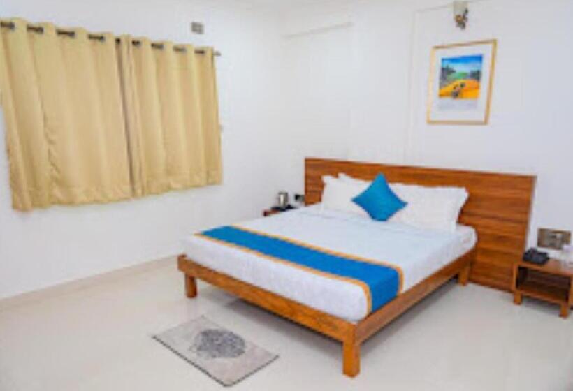 Deluxe Rum, Rajwada Kapurhol