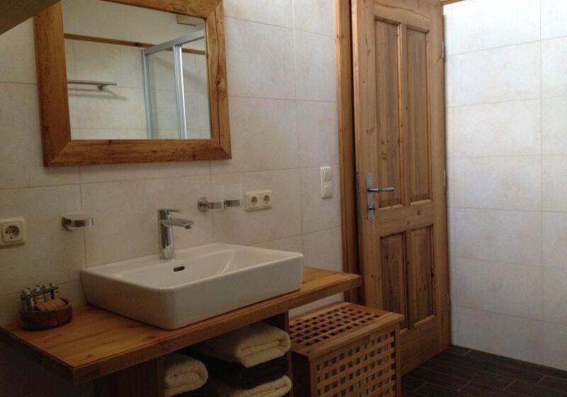 Апартаменты 2 Спальни, Wald Am See