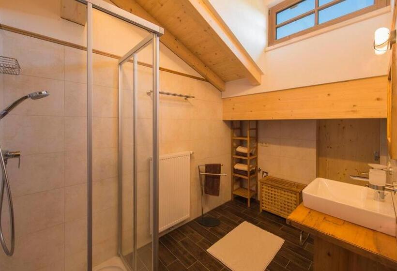 شقة غرفتين, Wald Am See