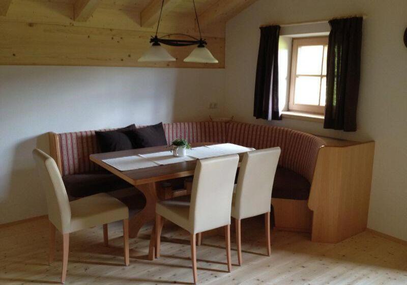 شقة غرفتين, Wald Am See