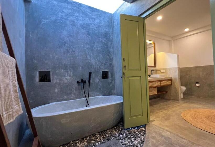 디럭스 룸, Zen House