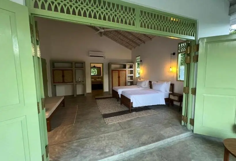 Deluxe-huone Allasnäkymä, Zen House