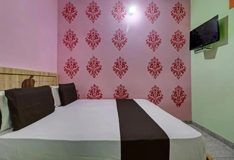 トリプルクラシックルーム, Oyo Good Vibes Hotel And Restaurant