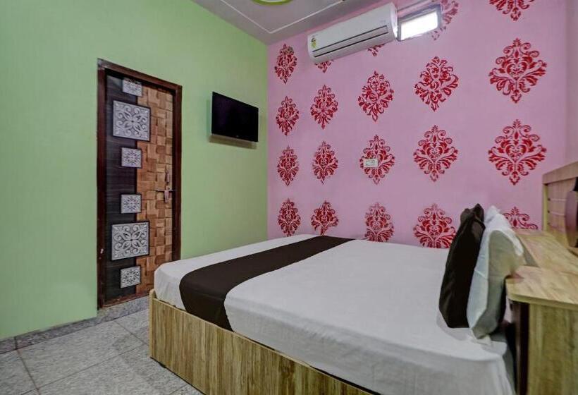 三人经典房间, Oyo Good Vibes Hotel And Restaurant