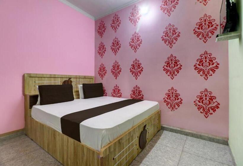 חדר קלאסי לשלושה, Oyo Good Vibes Hotel And Restaurant