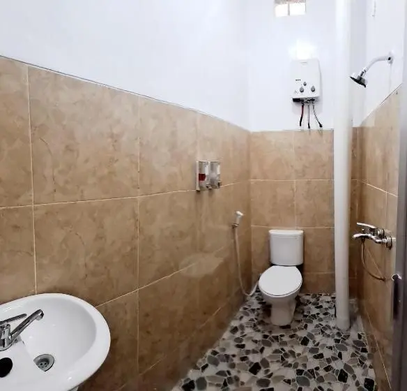 Cameră Standard, Kresna Guesthouse Pacitan