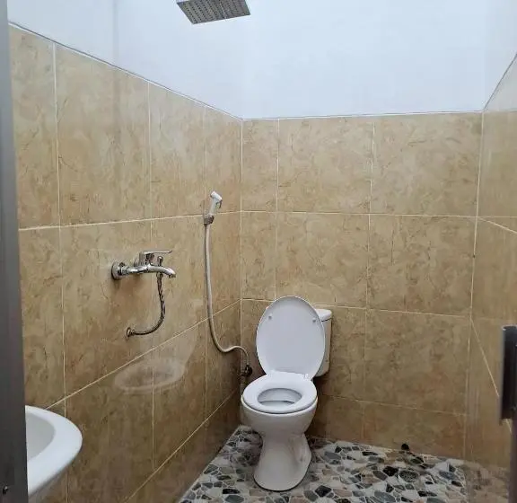 Cameră Deluxe cu Balcon, Kresna Guesthouse Pacitan