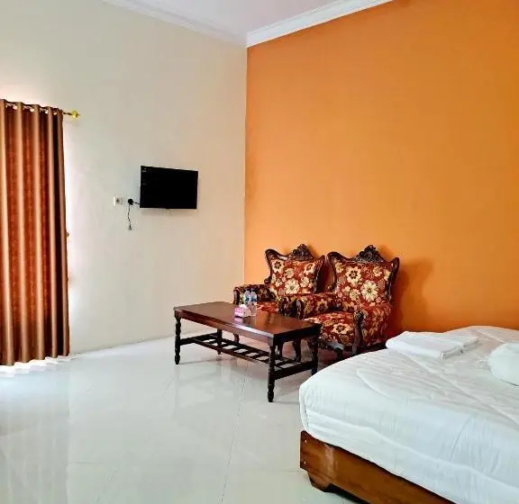 Cameră Deluxe cu Balcon, Kresna Guesthouse Pacitan