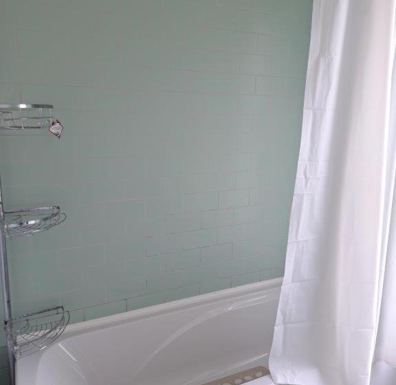 Номер Стандарт Вид на Сад, Double Room Near London Seven Kings Train Station