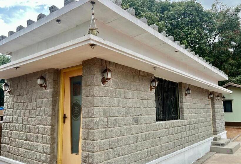 Családi Szoba, Leo Comforts River Side Resort