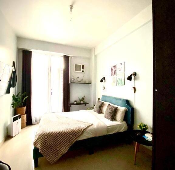 استودیو استاندارد با بالکن, Affordable Buenbyahe Staycation In Urban Deca Tower Edsa, F Residences And The Regalia Park Tower Cu