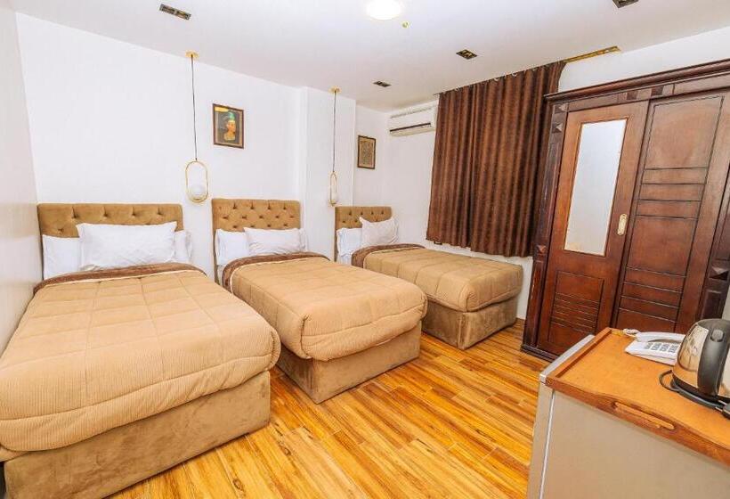 اتاق لوکس سه تخته, White Pyramids Inn