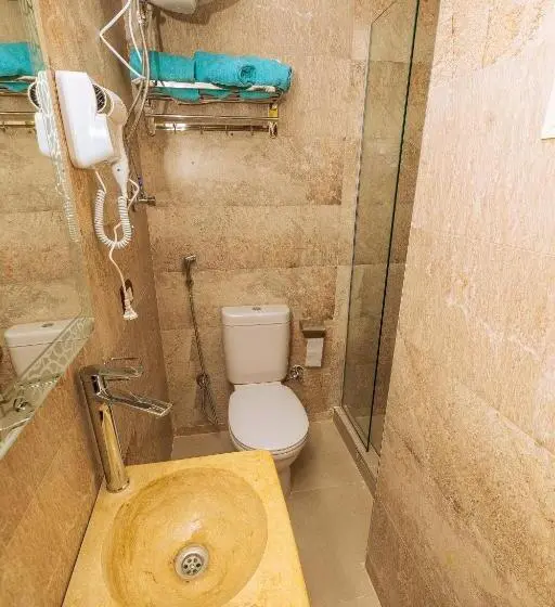 اتاق لوکس سه تخته, White Pyramids Inn
