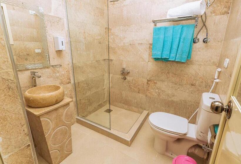 اتاق لوکس سه تخته, White Pyramids Inn