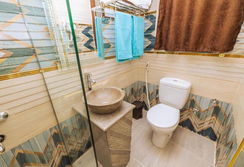 اتاق لوکس سه تخته, White Pyramids Inn