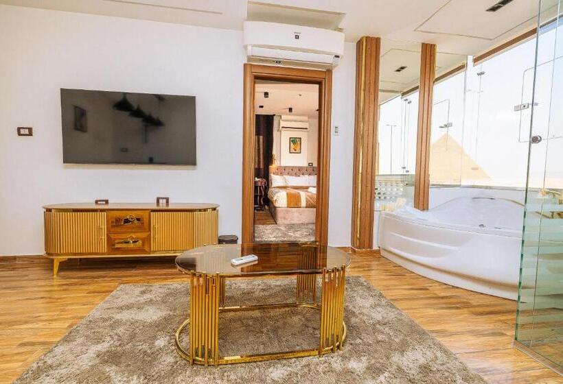 سوییت لوکس, White Pyramids Inn