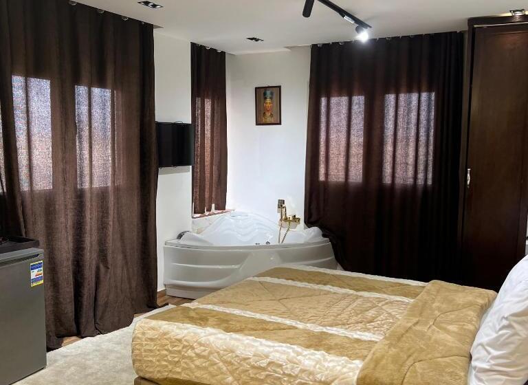 اتاق لوکس یک تخته, White Pyramids Inn