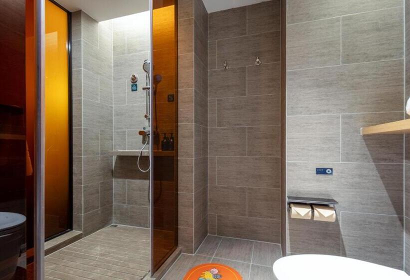 家庭间, Atour Hotel Meizhou West Station R&f Center