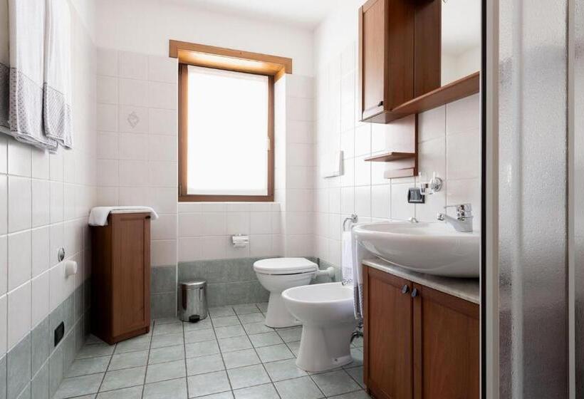 استودیوی استاندارد, Chalet Ginepro