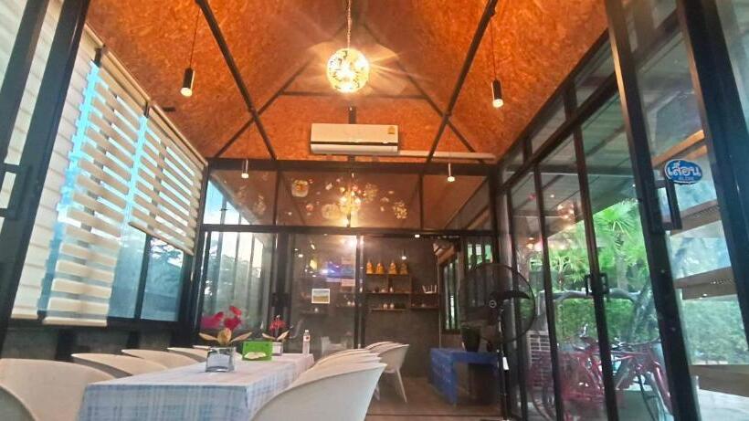 带大床的标准间, Changrojresortkaengkhoi