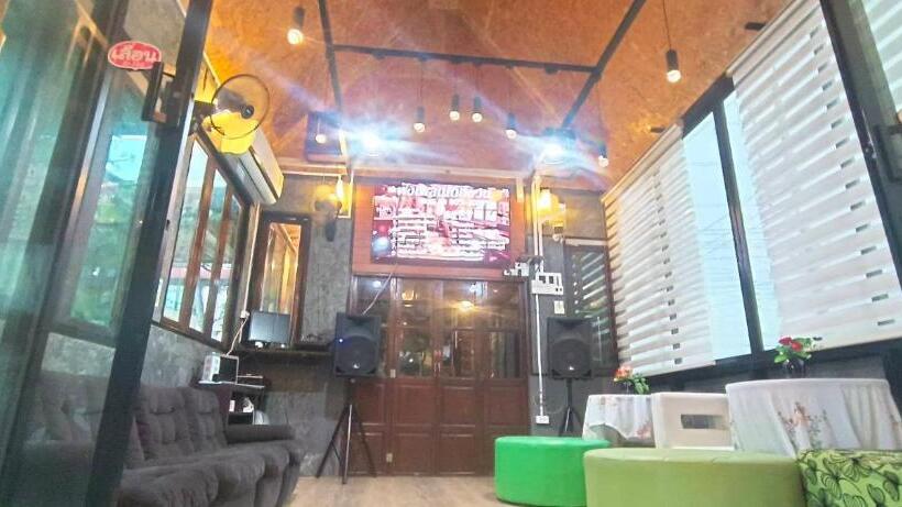 带大床的标准间, Changrojresortkaengkhoi