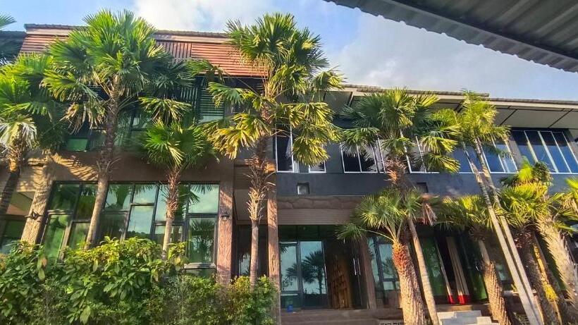 带大床的高级房间, Changrojresortkaengkhoi