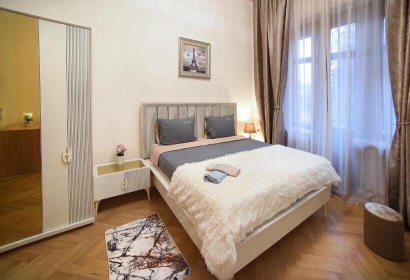 سوییت جونیور, City Lux