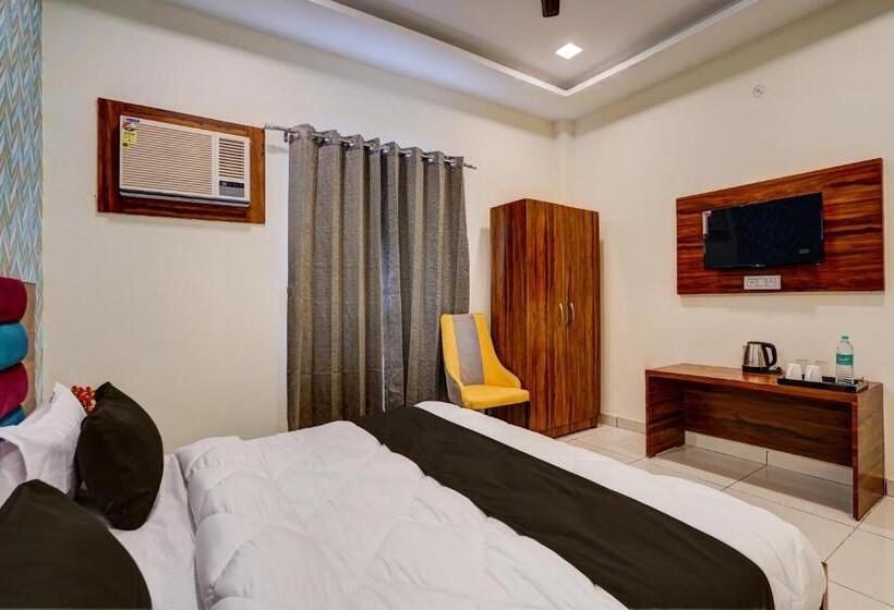 トリプルクラシックルーム, Collection O Amit Legagcy Resort