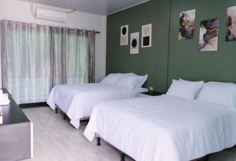 اتاق استاندارد با چشم‌انداز استخر, ágape