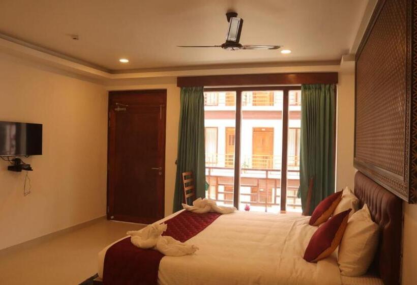 デラックススイート, Havelock Gateway