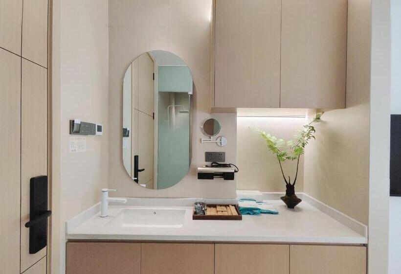 Deluxe Rum, Ming Sanshui Gleam B&b