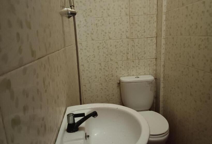 标准间, Oyo 93332 Kharis Home Stay