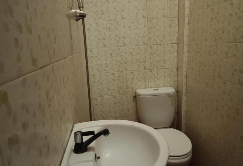 标准间, Oyo 93332 Kharis Home Stay