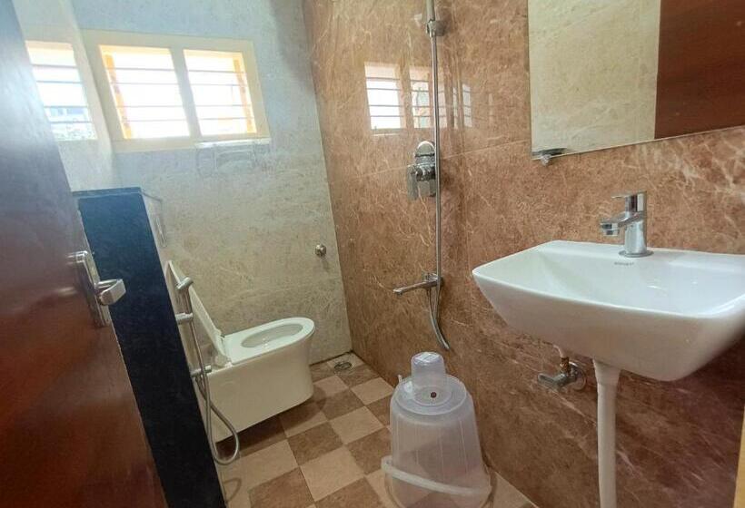 חדר סטנדרט, Staymaker Karanji Paradise   Next To Liquor Station