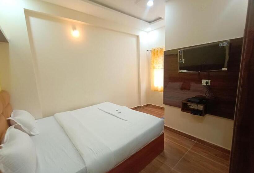 חדר סטנדרט, Staymaker Karanji Paradise   Next To Liquor Station