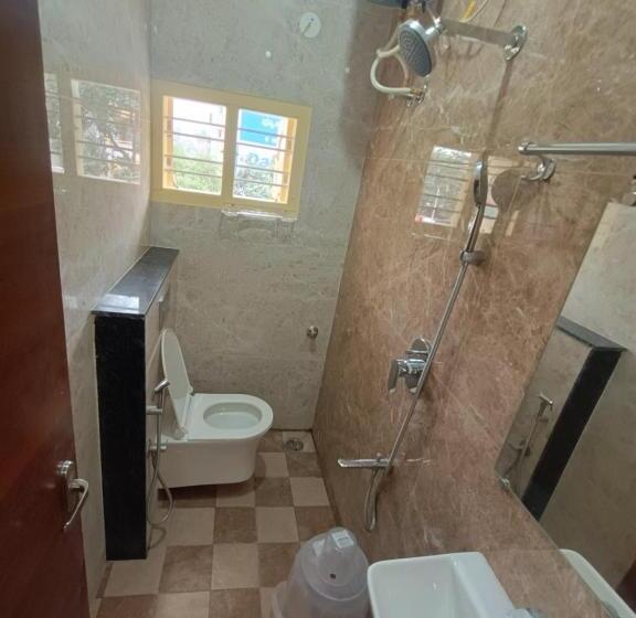 חדר דלוקס, Staymaker Karanji Paradise   Next To Liquor Station