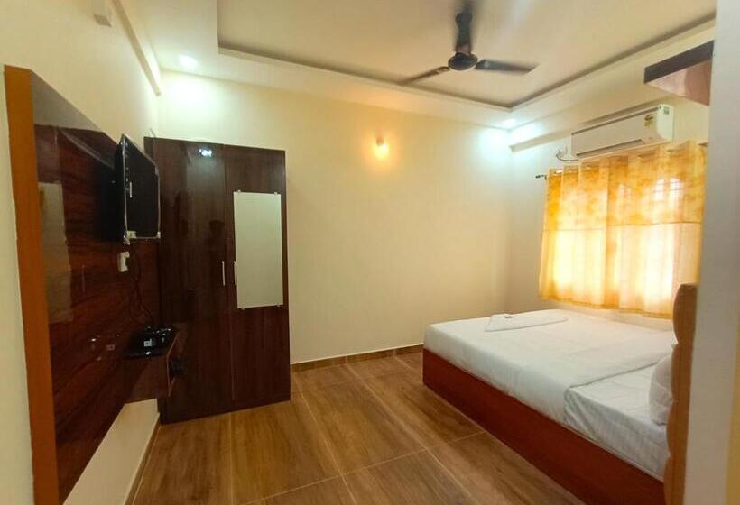 חדר דלוקס, Staymaker Karanji Paradise   Next To Liquor Station