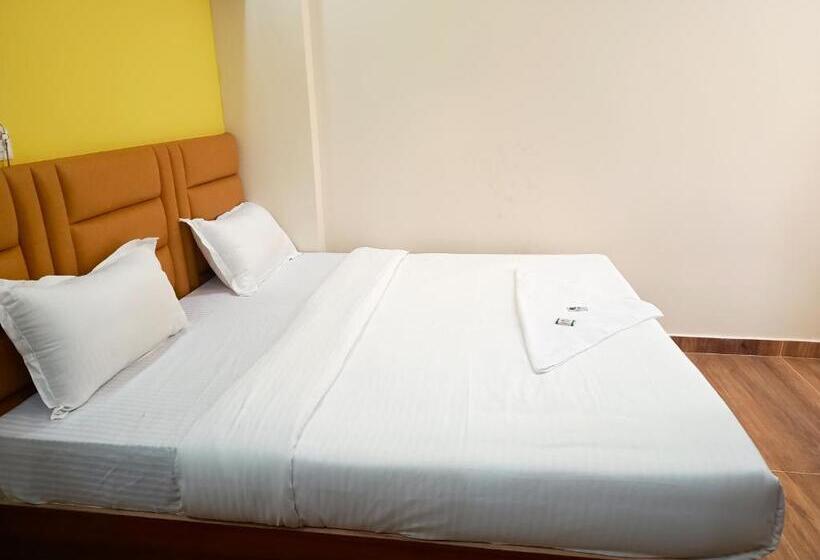 חדר סטנדרט, Staymaker Karanji Paradise   Next To Liquor Station