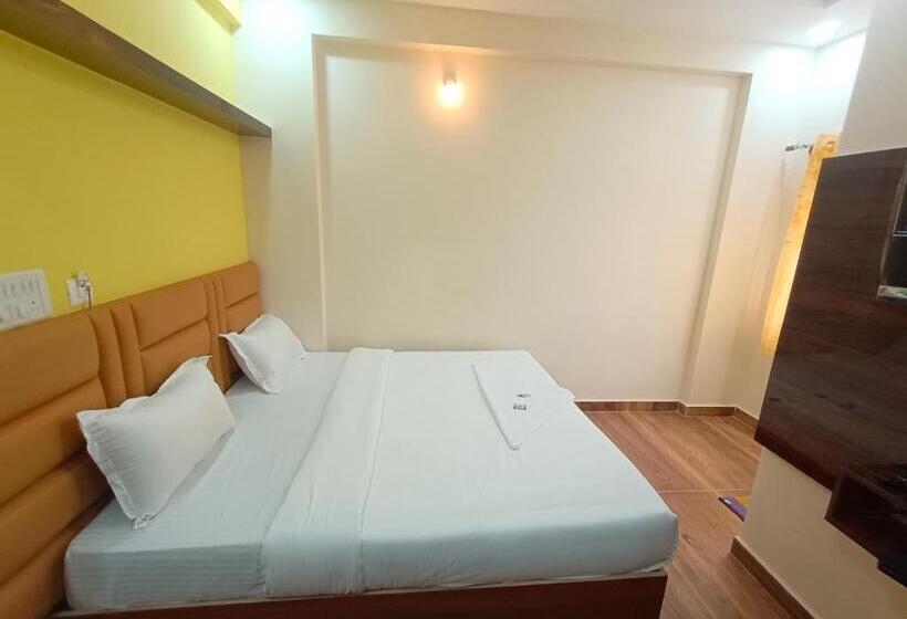 חדר סטנדרט, Staymaker Karanji Paradise   Next To Liquor Station