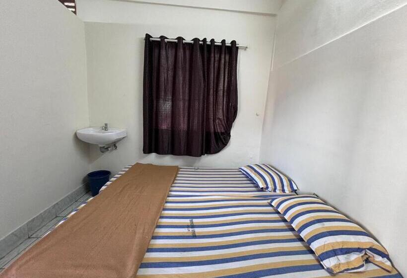 חדר אקונומי, Yamuna Vihar Toursit Home