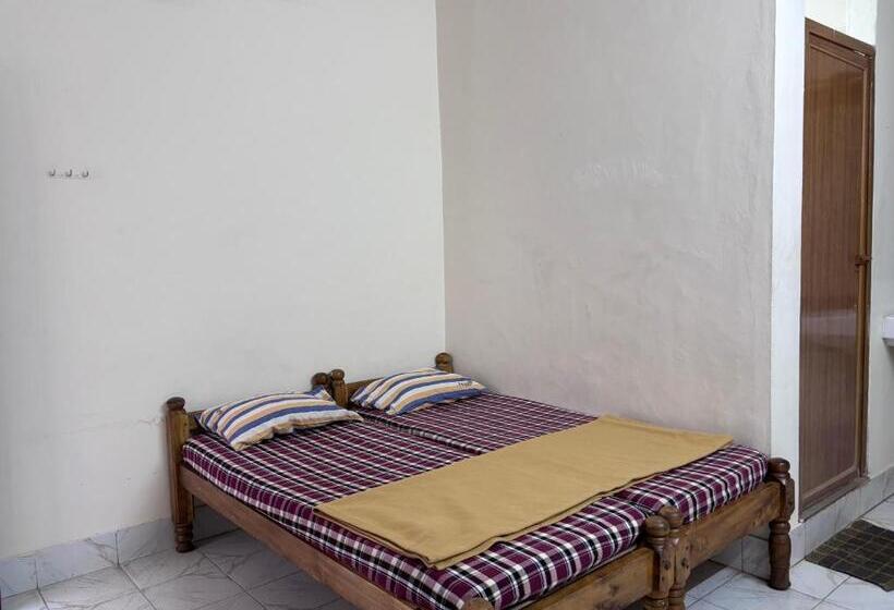 חדר אקונומי, Yamuna Vihar Toursit Home