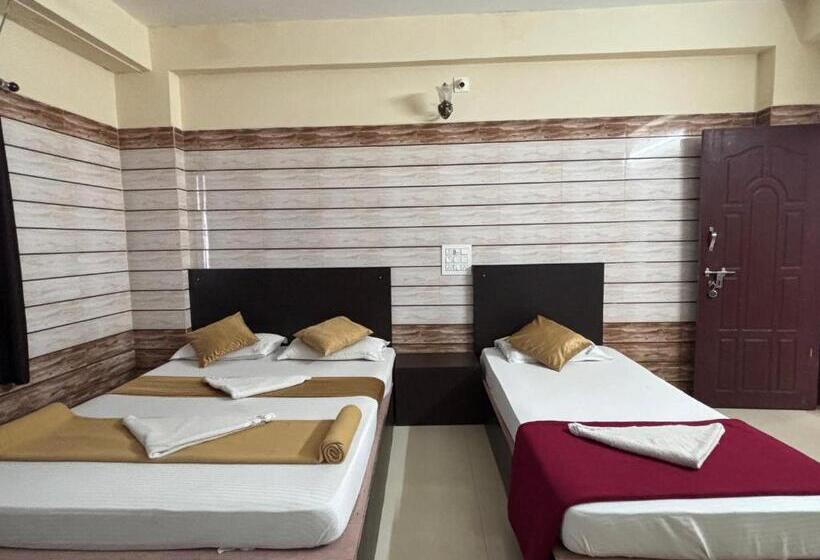 חדר קומפורט לשלושה, Yamuna Vihar Toursit Home