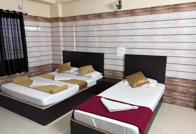 コンフォートトリプルルーム, Yamuna Vihar Toursit Home