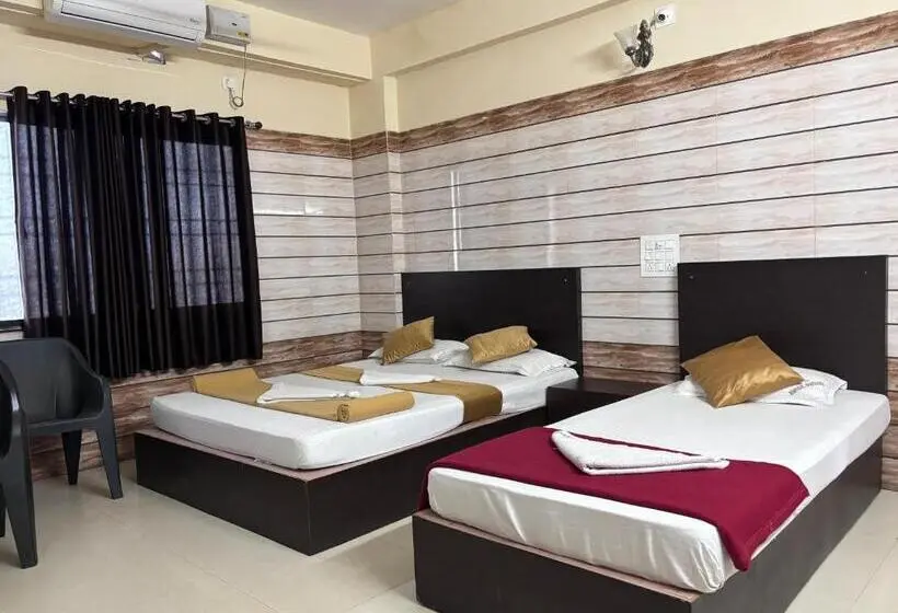 コンフォートトリプルルーム, Yamuna Vihar Toursit Home