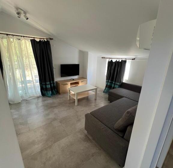 سوییت با چشم‌انداز کوه, Nar Twinn Otel