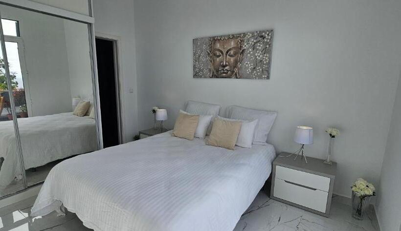 غرفة قياسية, Casa Da Loba