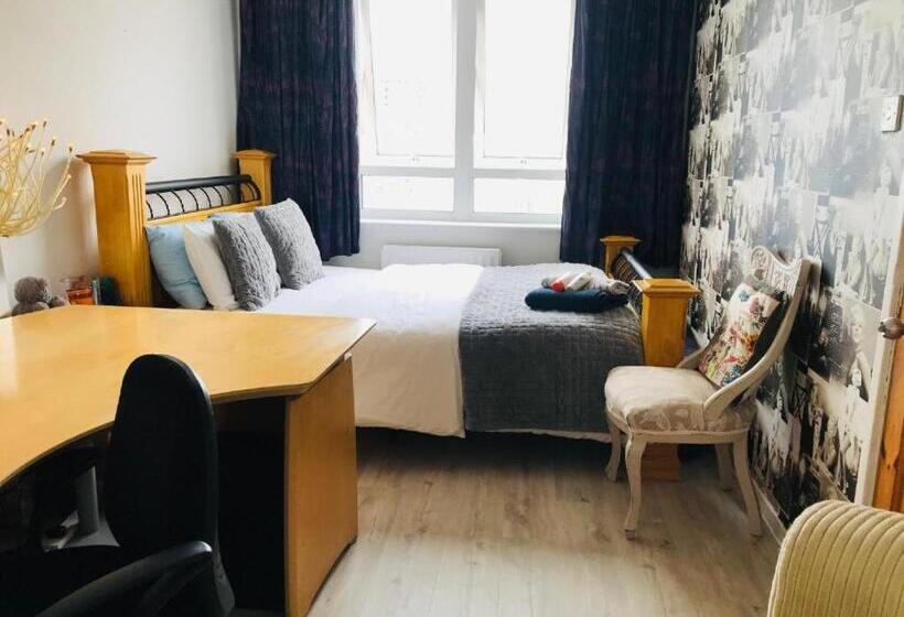 اتاق استاندارد, Napier Street