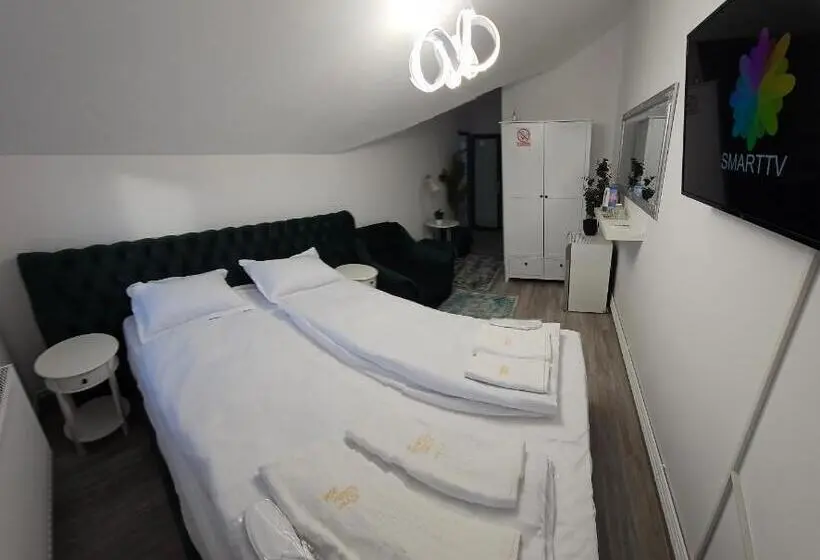 اتاق لوکس سه تخته, Perfect Villa Ploiesti