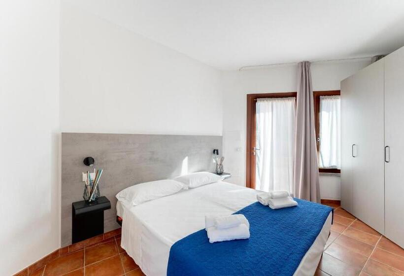 Апартаменты 1 Спальня, Residence With Swimming Pool In Isola Rossa, Just About 2 Km From The Beach La Marinedda
