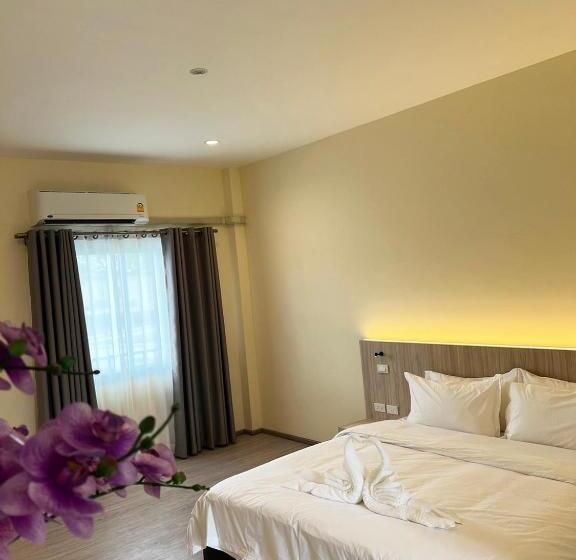 带大床的豪华间, At Pream&chan Resort แอท เปรมแอนด์จันทร์ รีสอร์ท